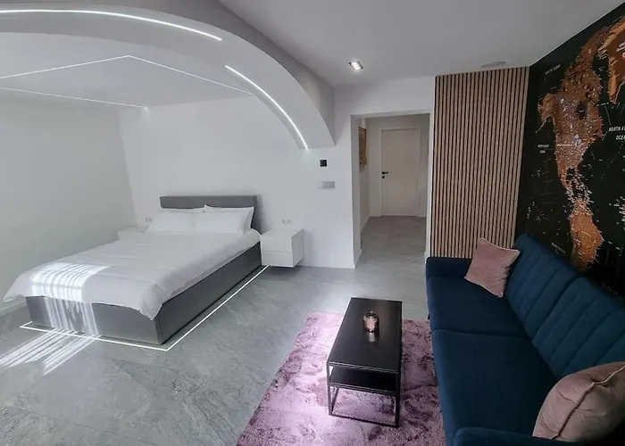 Hagenauer House Apartment *